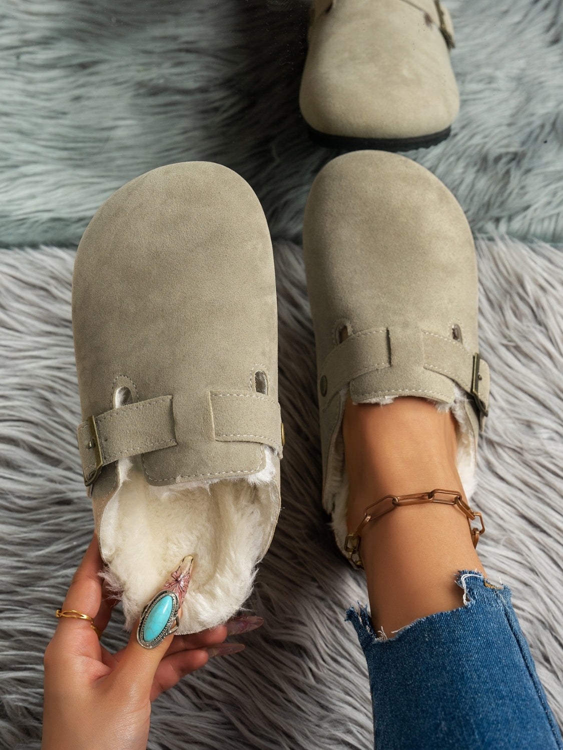 Suede Round Toe Slippers